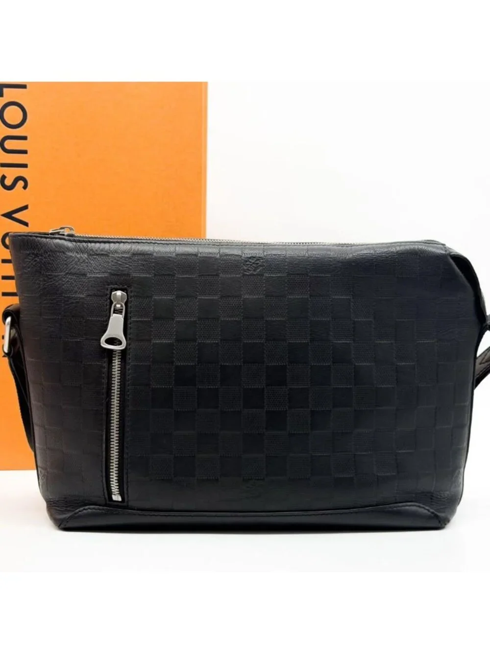 Louis Vuitton Messenger PM Damier Infini Black